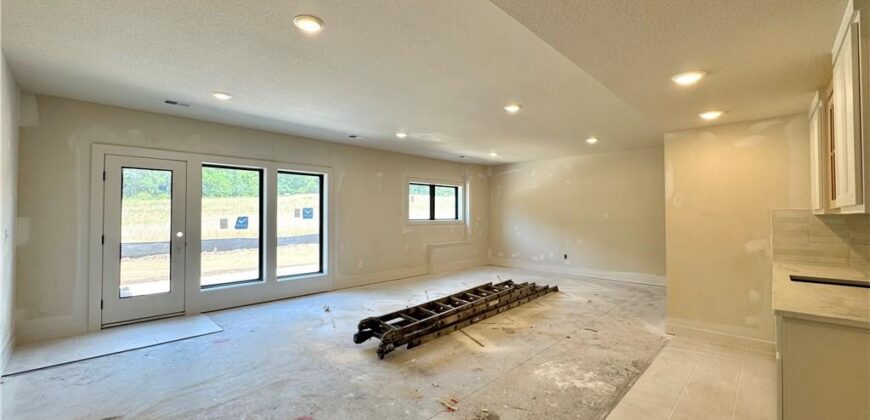 8222 NW 90th Terrace, Kansas City, MO 64153