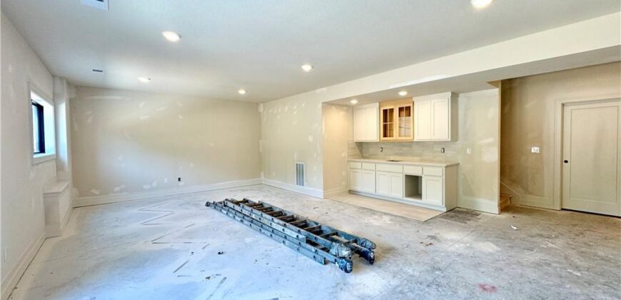 8222 NW 90th Terrace, Kansas City, MO 64153