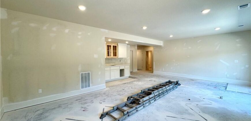 8222 NW 90th Terrace, Kansas City, MO 64153
