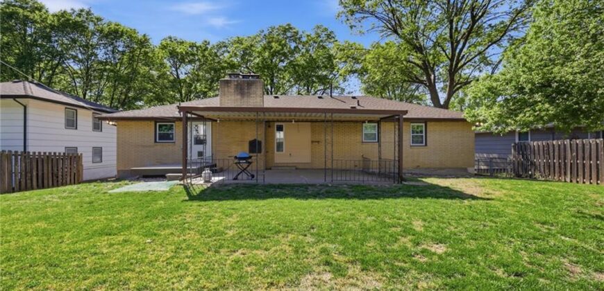 5037 N Michigan Avenue, Kansas City, MO 64118