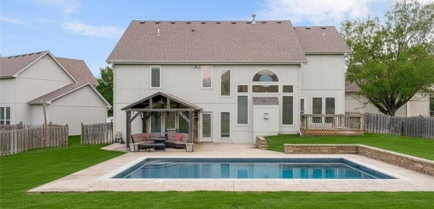9105 N Kansas Court, Kansas City, MO 64156