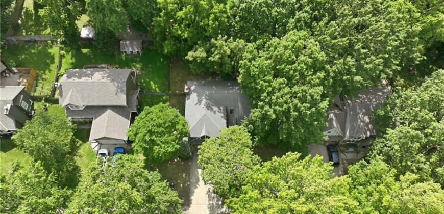 7130 N Woodland Avenue, Gladstone, MO 64118