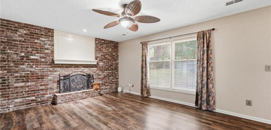 7130 N Woodland Avenue, Gladstone, MO 64118