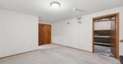 7130 N Woodland Avenue, Gladstone, MO 64118