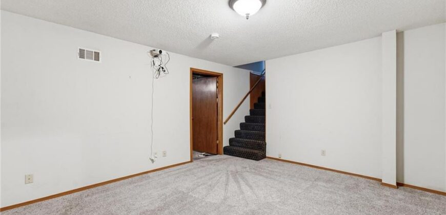 7130 N Woodland Avenue, Gladstone, MO 64118