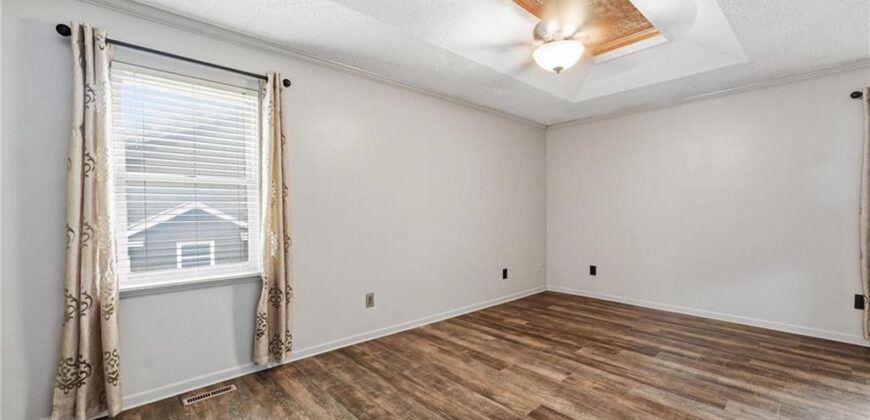 7130 N Woodland Avenue, Gladstone, MO 64118