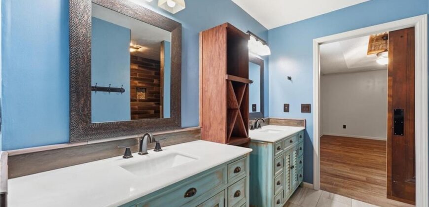 7130 N Woodland Avenue, Gladstone, MO 64118