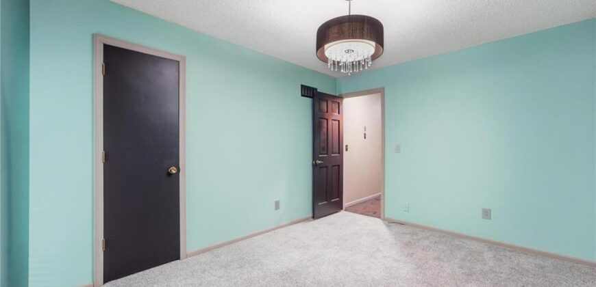 7130 N Woodland Avenue, Gladstone, MO 64118