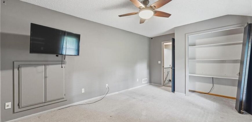 7130 N Woodland Avenue, Gladstone, MO 64118