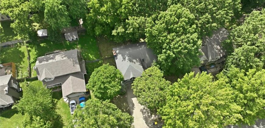 7130 N Woodland Avenue, Gladstone, MO 64118
