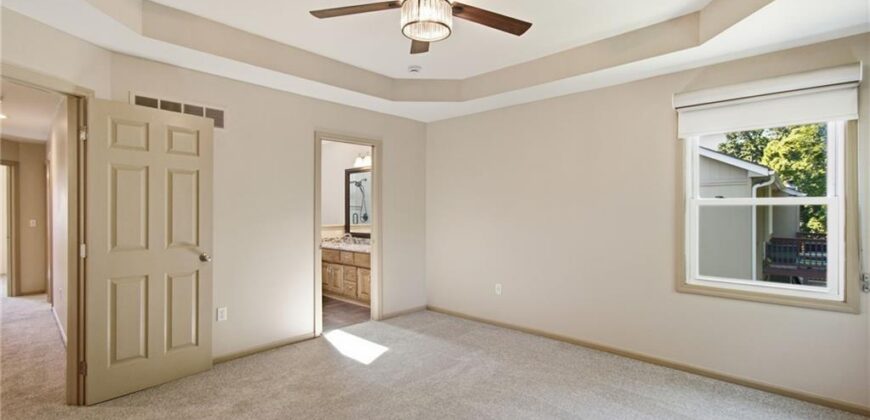 7324 N Richmond Avenue, Kansas City, MO 64158