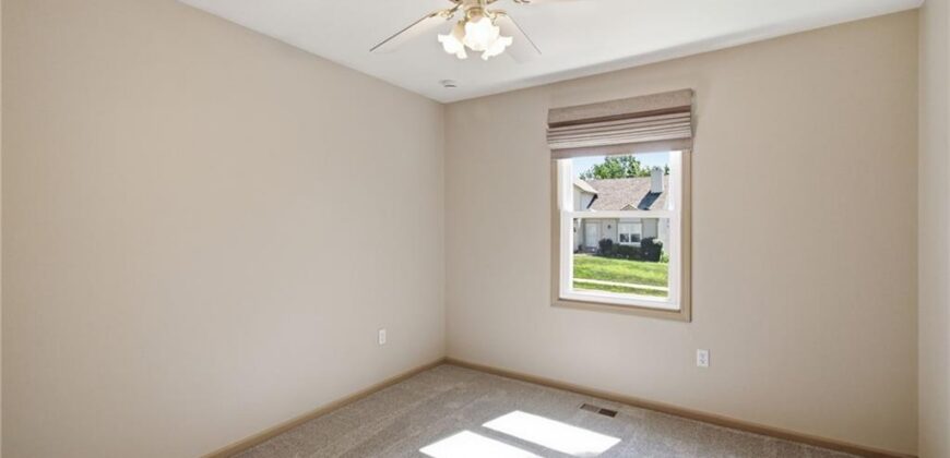 7324 N Richmond Avenue, Kansas City, MO 64158