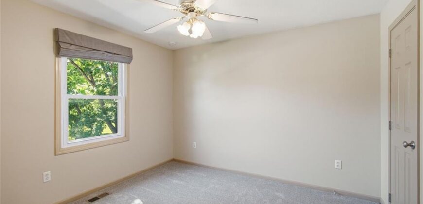 7324 N Richmond Avenue, Kansas City, MO 64158