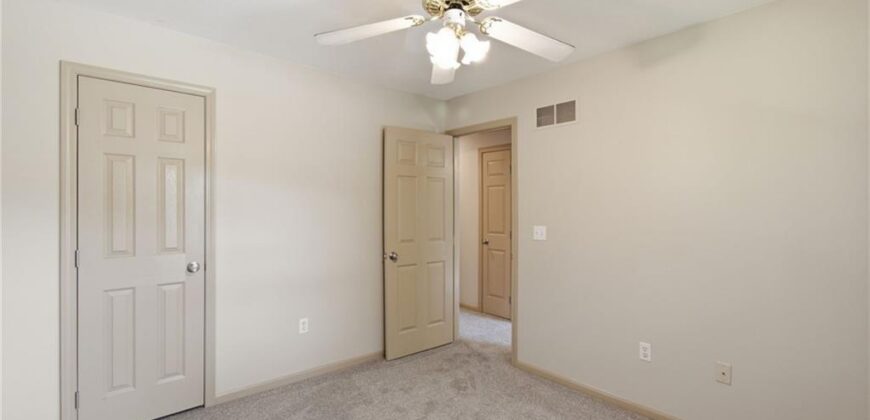 7324 N Richmond Avenue, Kansas City, MO 64158