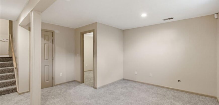 7324 N Richmond Avenue, Kansas City, MO 64158