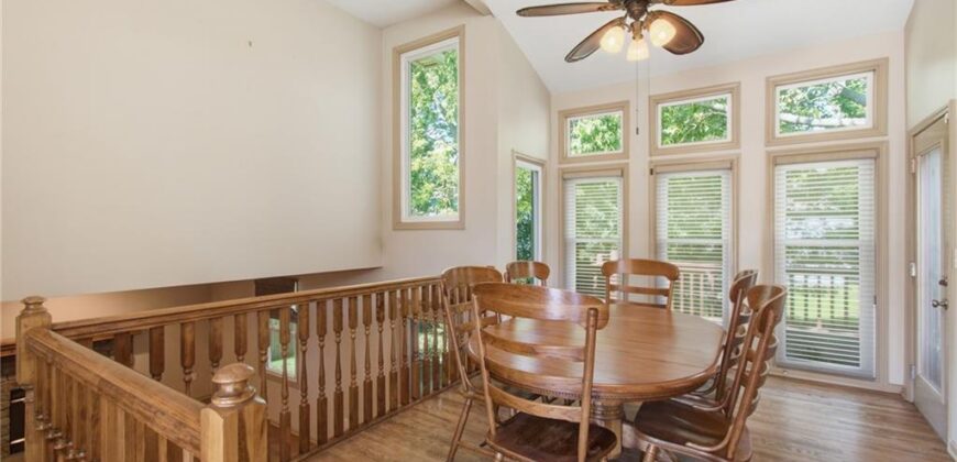 7324 N Richmond Avenue, Kansas City, MO 64158