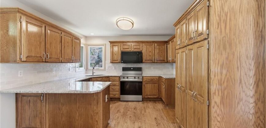 7324 N Richmond Avenue, Kansas City, MO 64158