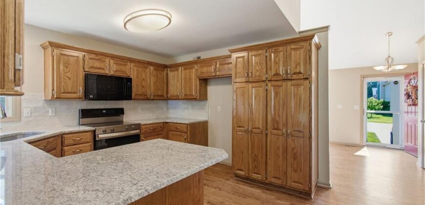 7324 N Richmond Avenue, Kansas City, MO 64158