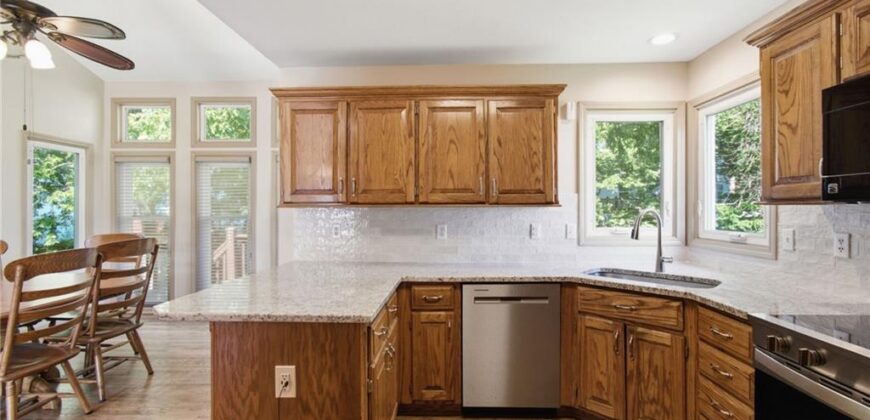 7324 N Richmond Avenue, Kansas City, MO 64158