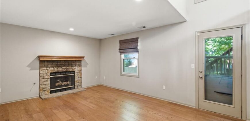 7324 N Richmond Avenue, Kansas City, MO 64158