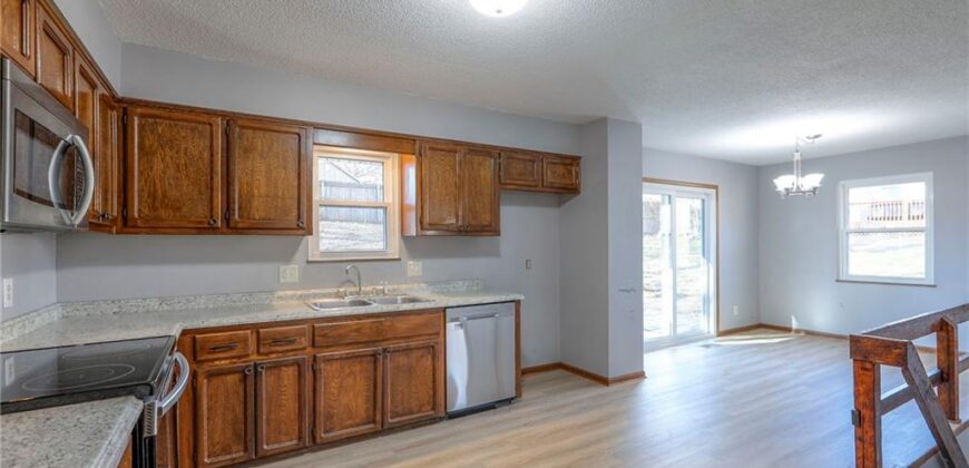 2218 Liberty Landing Road, Liberty, MO 64068