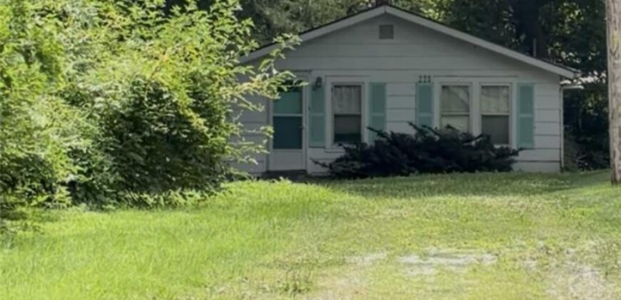 221 W Kansas Street, Liberty, MO 64068