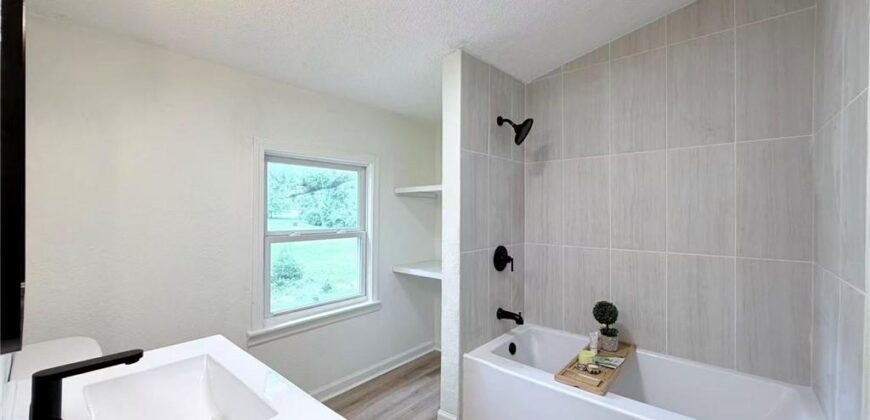 2920 NE 39th Street, Kansas City, MO 64117