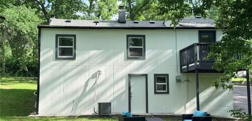 2920 NE 39th Street, Kansas City, MO 64117