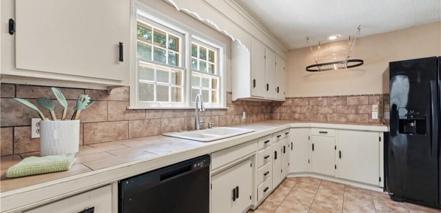 505 NE 74TH Terrace, Gladstone, MO 64118