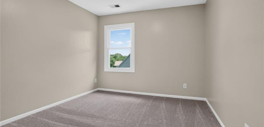 6695 NW Nevada Avenue, Parkville, MO 64152