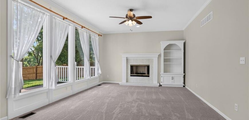 6695 NW Nevada Avenue, Parkville, MO 64152