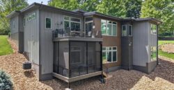 10600 Chateau Lane, Parkville, MO 64152