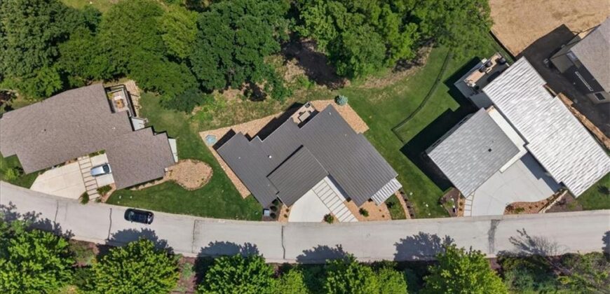 10600 Chateau Lane, Parkville, MO 64152