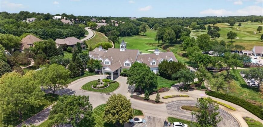 10600 Chateau Lane, Parkville, MO 64152