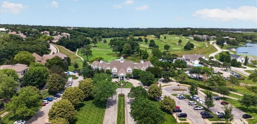 10600 Chateau Lane, Parkville, MO 64152