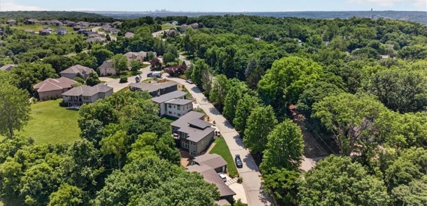 10600 Chateau Lane, Parkville, MO 64152