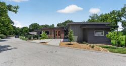 10600 Chateau Lane, Parkville, MO 64152