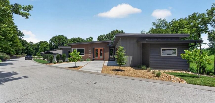 10600 Chateau Lane, Parkville, MO 64152