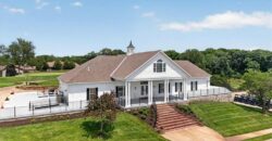 10600 Chateau Lane, Parkville, MO 64152