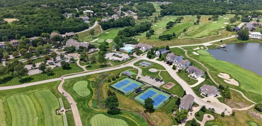 10600 Chateau Lane, Parkville, MO 64152