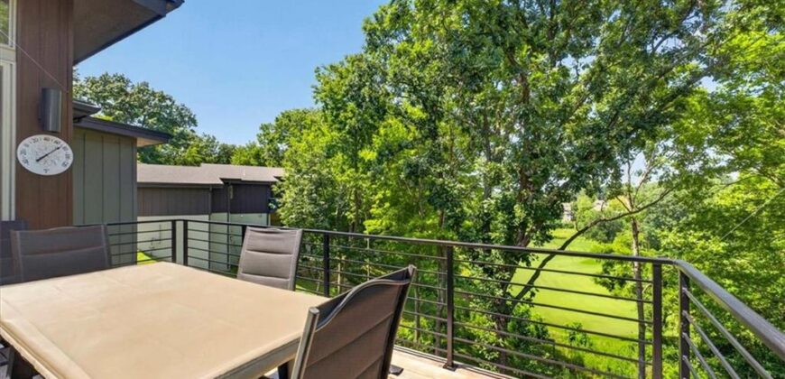 10600 Chateau Lane, Parkville, MO 64152