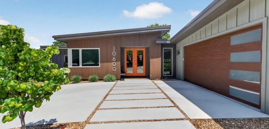 10600 Chateau Lane, Parkville, MO 64152