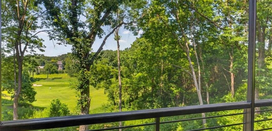 10600 Chateau Lane, Parkville, MO 64152