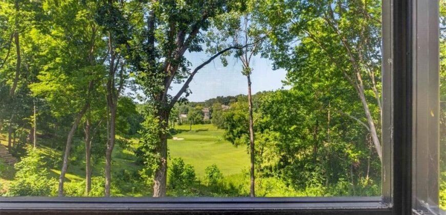10600 Chateau Lane, Parkville, MO 64152