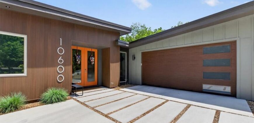 10600 Chateau Lane, Parkville, MO 64152
