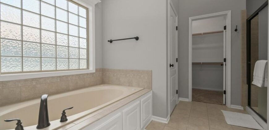 9014 N St Clair Avenue, Kansas City, MO 64154