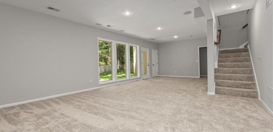 9014 N St Clair Avenue, Kansas City, MO 64154