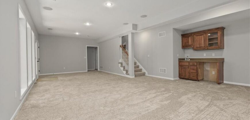 9014 N St Clair Avenue, Kansas City, MO 64154