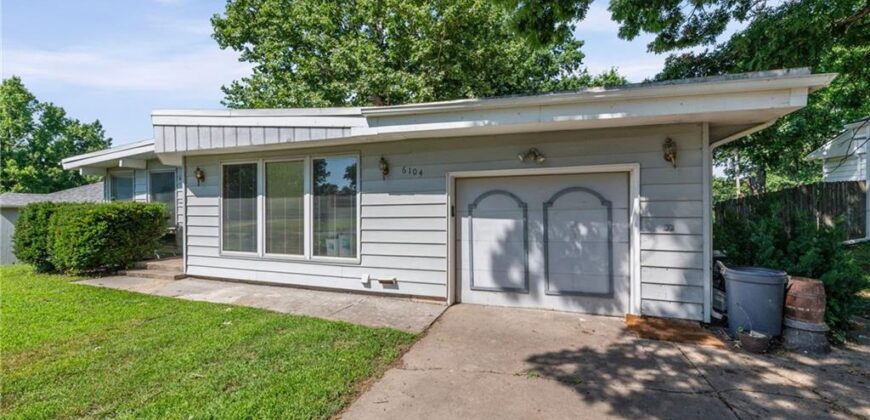 6104 N Garfield Avenue, Gladstone, MO 64118