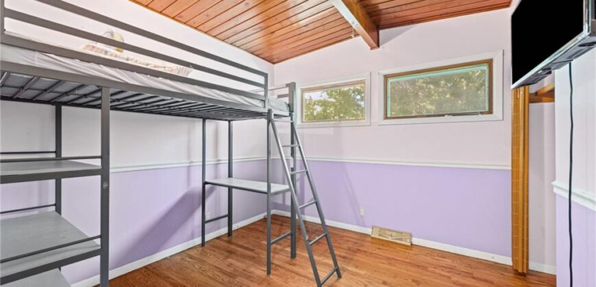 6104 N Garfield Avenue, Gladstone, MO 64118
